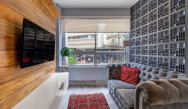 COMPLETE STUDIO ON THE MOST CHARMING STREET IN THE CENTER OF SP