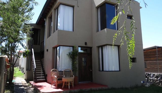Cottage near the mountains, with swimming pool, rural area, surrounded by nature.