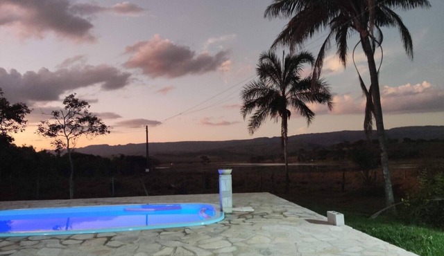 Country house near the reservoir with a view of the mountains in Delfinópolis
