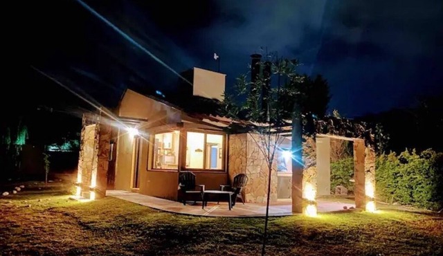 Cozy cabin in charming Las Compuertas, Mendoza, Argentina with Pool,AC,WiFi,