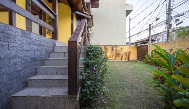 Cozy house in a gated community, 5 minutes from Recreio Beach, Rio de Janeiro.
