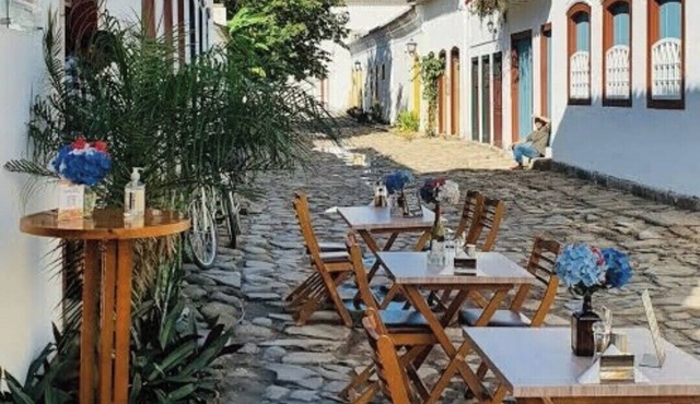 Cozy two-story house for families in Paraty, and pet-friendly.