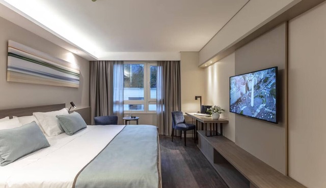 Culture & City Life! Near Teatro Colon! Solarium, Fitness, & Restaurant