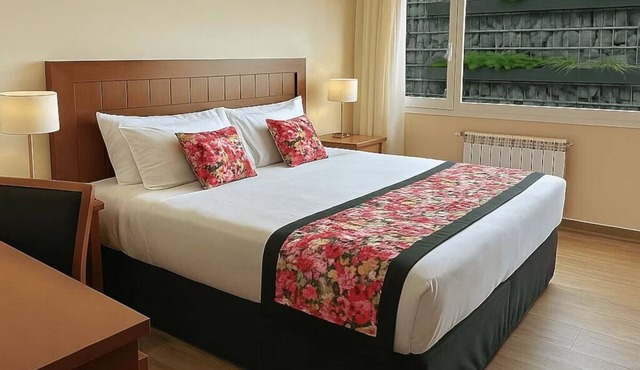 Delight in Nature Views at Pet-Friendly Accommodation w/Breakfast - 4 Units