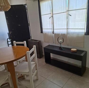 departamente en primer piso para 2 personas
