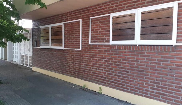 Departamento céntrico, cerca de parque, cochera,