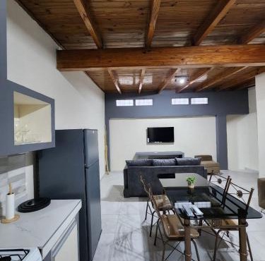 Departamento centro Maipú Mza, sobre ruta del vino, equipado para 4 personas