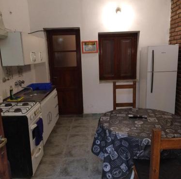 Departamento Zona Centro Ubicado A 1 Cuadra De La Terminal De Ómnibus con Cochera Techada