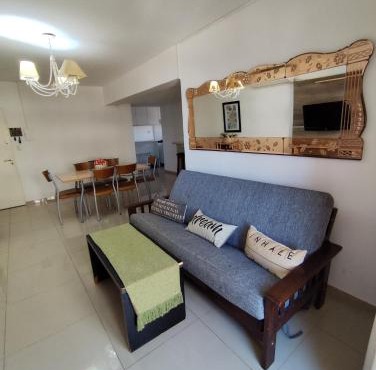 Depto céntrico de 3 habitaciones y cochera