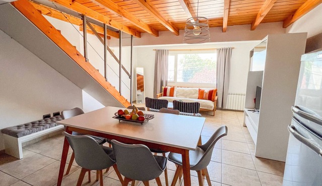 Downtown Bariloche: Spacious and bright duplex