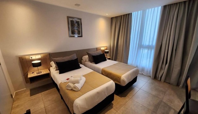 Elegant Stay Near Plaza Estrada With Outdoor Pool Free Breakfast And Parking