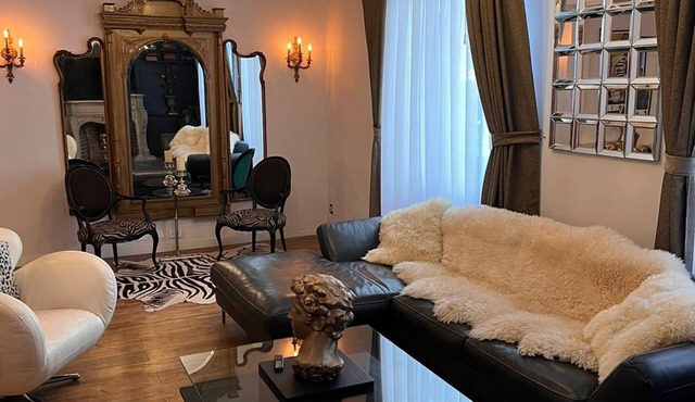 Enchanting Vintage Luxury 4-bedroom apartment in Recoleta, Buenos Aires