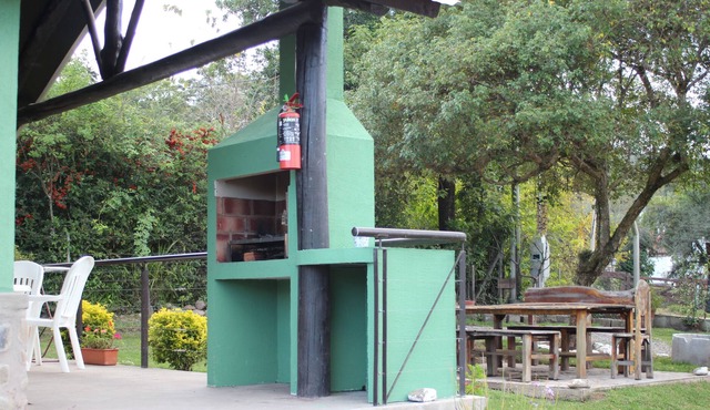 Enjoy nature just minutes from downtown. Green Cottage in Vaqueros