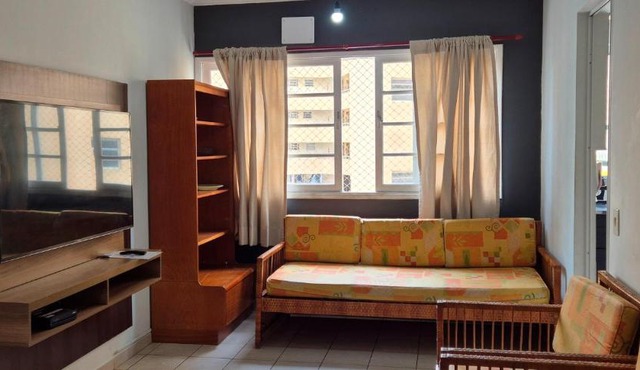ESD01- Ar Condicionado 5min a pé da Praia da Enseada, Apartamento