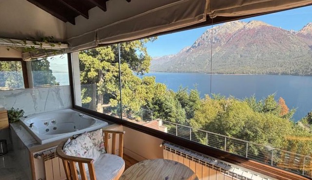Exclusivo Lodge de Lujo, Vista al Lago y Jacuzzi