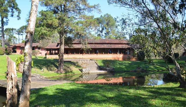 Film site! Nature! 4 suites! The 1 hour Sao Paulo
