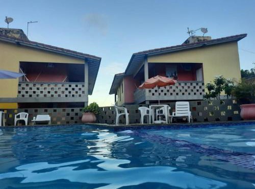 FLATS no Forte a 200m da praia, com 60 m2, 2 quartos com ar condicionado, cozinha completa, área de lazer, WIFI, piscinas, estacionamento, acomodam 8 pessoas, portaria 24H, ambiente familiar. in Itamaracá