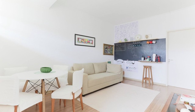 Fully furnished apartment near Higienópolis Shopping Mall.