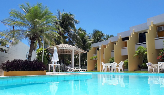 Guarajuba, 2-bedroom duplex right on the beach.