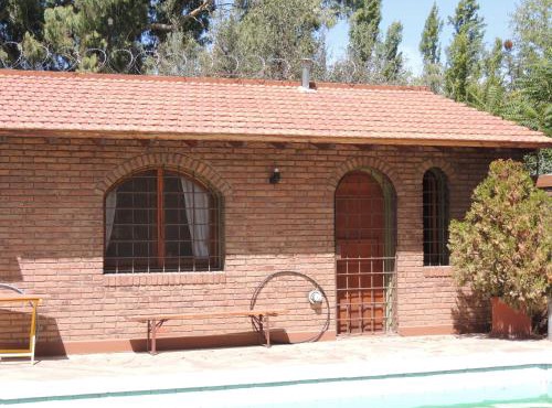 Habitación con cocina, baño, ingreso independiente en Chacras de Coria
