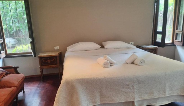 HABITACION CON PISCINA Y PARQUE en Chacras de Coria