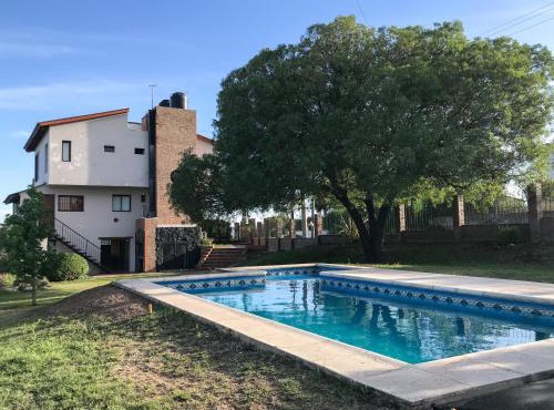 Hermosa casa con vista al lago