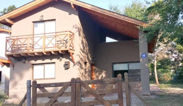 Hermosa casa serrana a pasos del rio