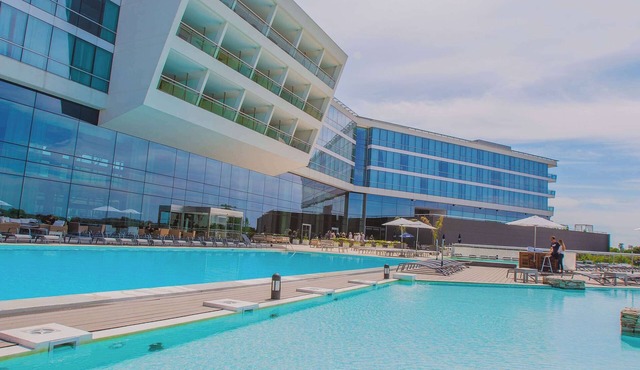 Hilton Pilar