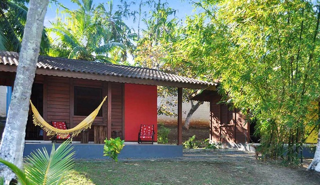 Homerez - Chalet in the mountains 2 km from the beach with shared pool and garden in Jacuipe