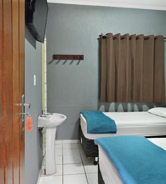 HOTEL & HOSTEL RIBEIRAo