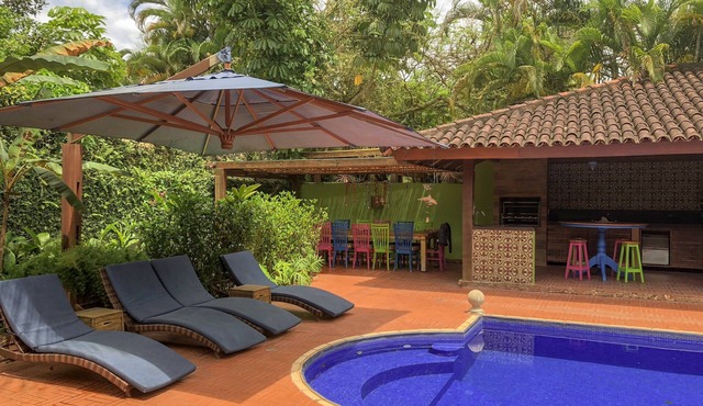 House 50 m from the beach in a different condominium, total privacy Camburizinho in Sertão do Cambury