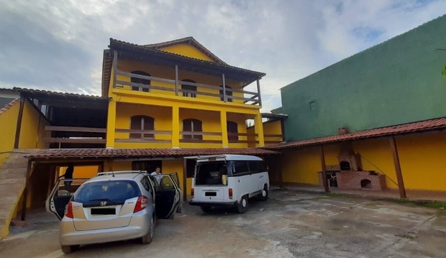 House 50 meters from the beach with a side view of the ocean. in RJ