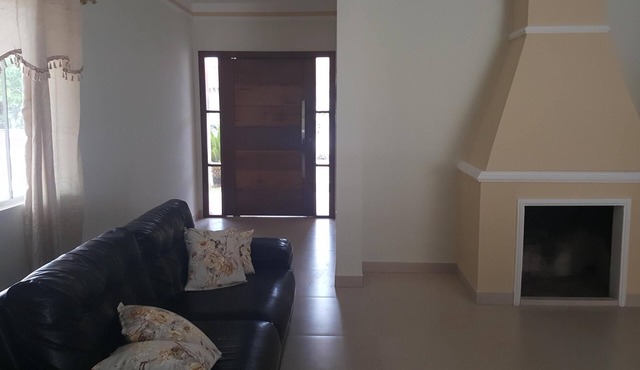 House in gated community 80 meters from the sea.
