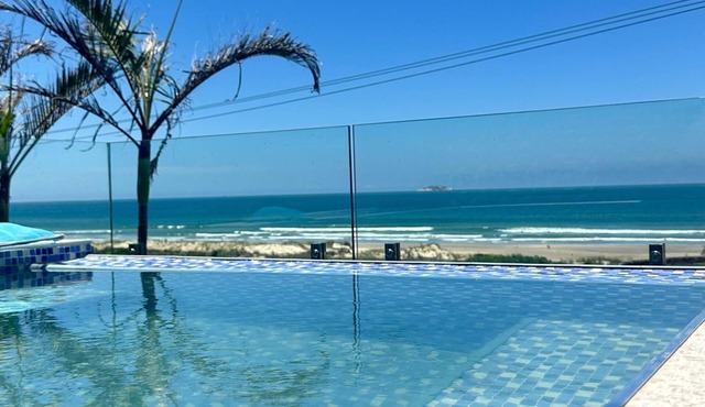 House in Laguna - Jacuzzi and Fireplace near the sea - with complete leisure area!