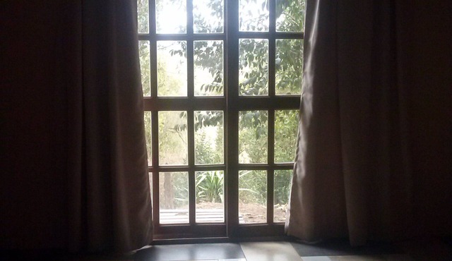House in the middle of the mountain. Location 500mt from the river and the main avenue