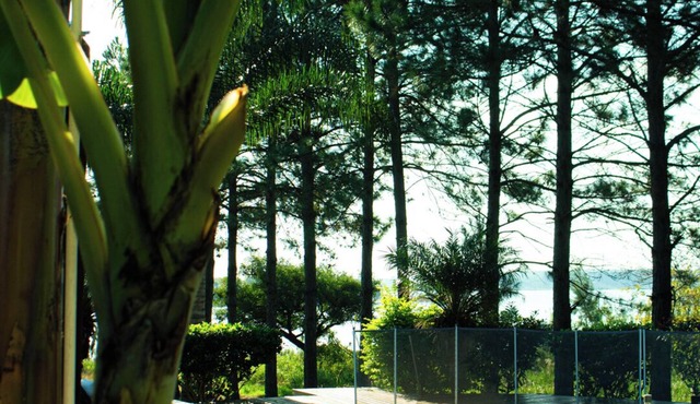 House on the lake, total relaxation with everything you need, 10' from Concordia.