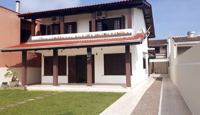 House/Townhouse with pool near the sea.