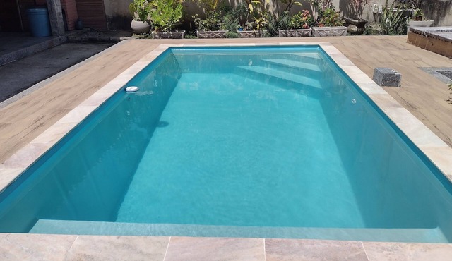 House with a pool, a 6-minute walk from Jaconé Beach in Maricá