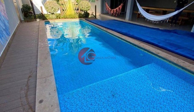 House with a pool for rent in Uberlândia in Uberlândia