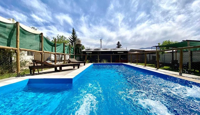 HOUSE WITH POOL (with view to the mountain range)