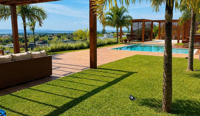 House with private pool and jacuzzi in Riviera de Santa Cristina 13 in Paranapanema