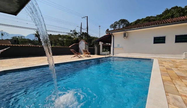 House with sand court 100m from the beach