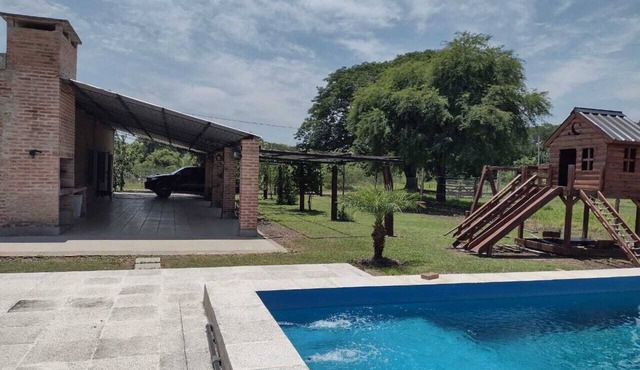 House with swimming pool, barbecue and more