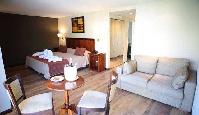 Howard Johnson by Wyndham San Pedro