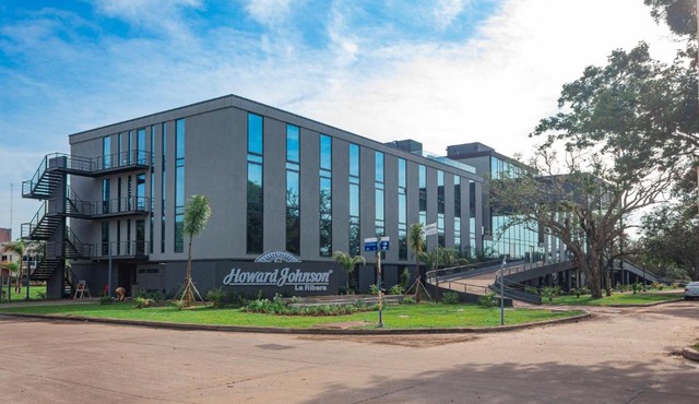 Howard Johnson Plaza La Ribera