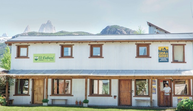 Ideal for families or groups. Walking distance to the main trails.