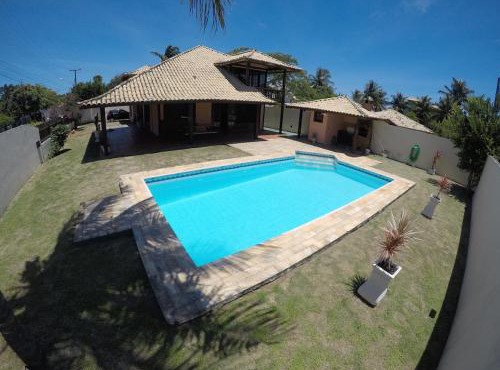 Incrível Casa em Cabo Frio, Piscina Privativa, Churrasqueira e Garagem