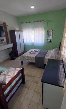 Kitnet 4 Pessoas - Sem Garegam Próximo à Av Principal e Praia in São Vicente