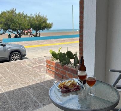 Lōla Beach House - Playa Unión
