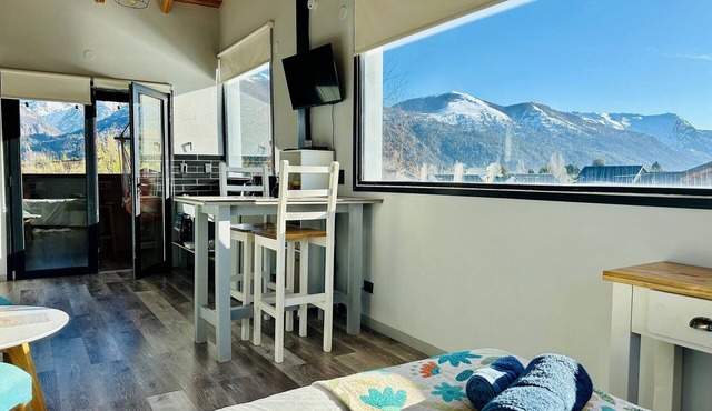 La Casa del Arbol. Stunning Mtn Views. Studio.
